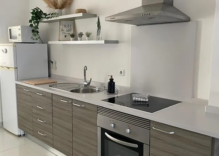 Encantador A 100m Da Καρβοέιρο