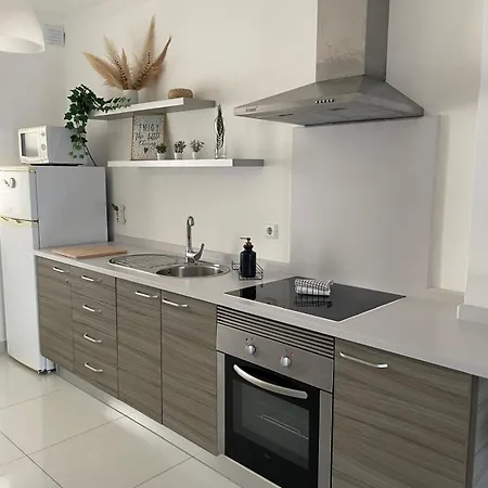 Encantador A 100m Da Carvoeiro (Lagoa)